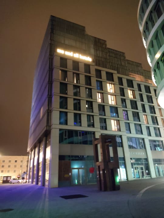 Außenansicht me and all hotel Ulm