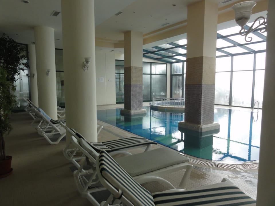 Pool innen Aska Hotel Just in Beach