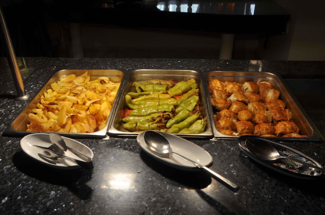 Warmes Büffet Calimera Yati Beach