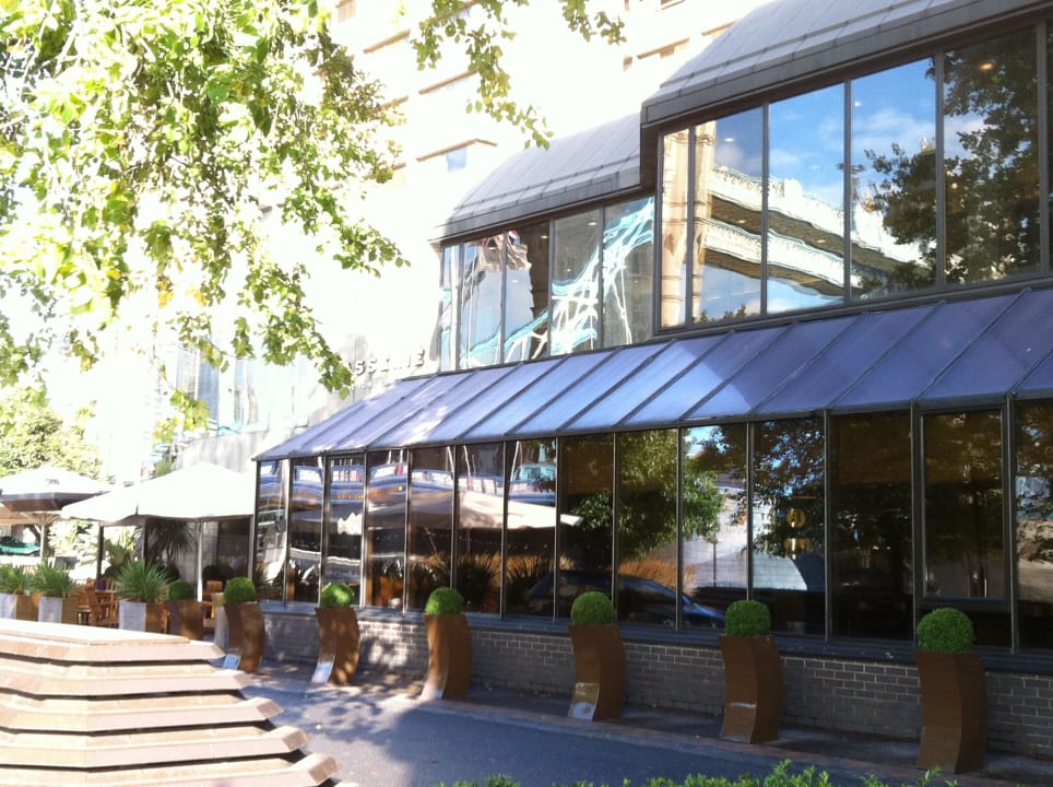 Blick auf die Brasserie (Restaurant) The Tower - A Guoman Hotel