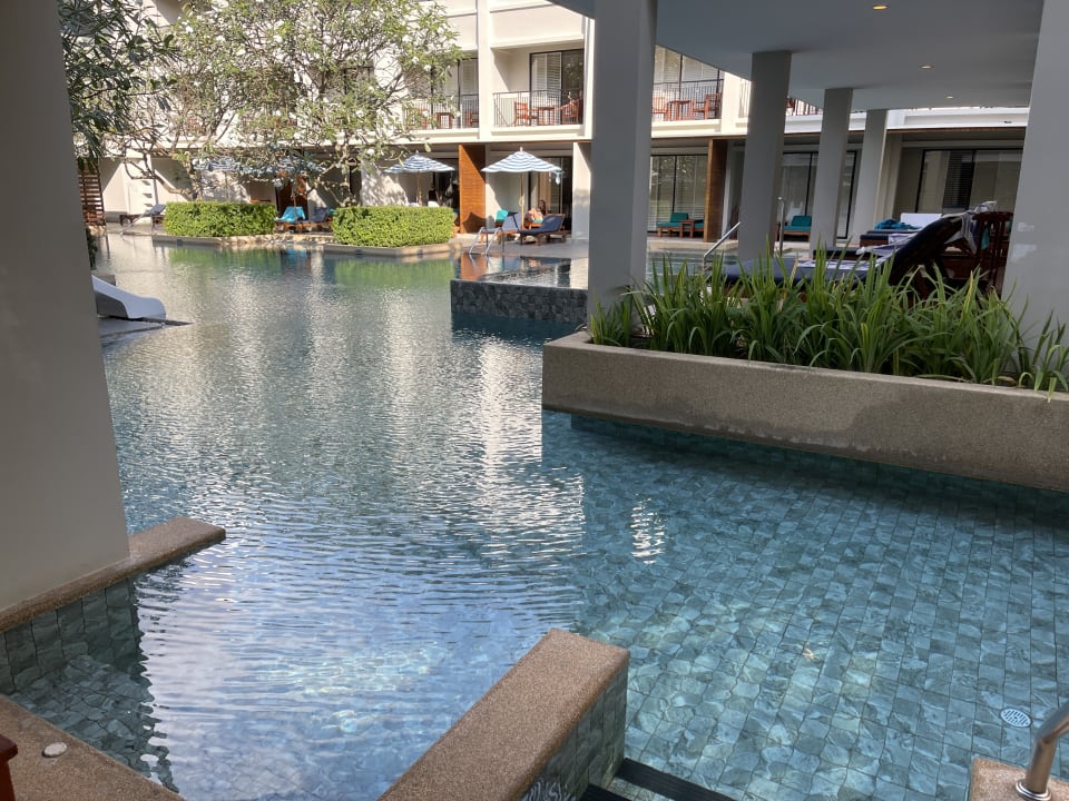 Pool DoubleTree by Hilton Phuket Banthai Resort