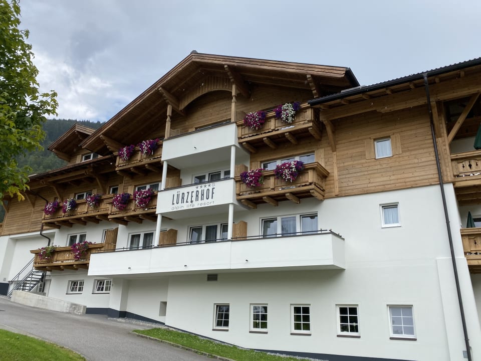 Außenansicht Lürzerhof - luxury.nature.spa