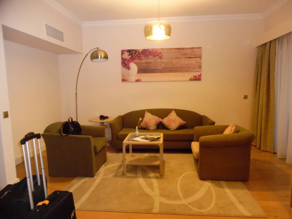 Zimmer 332 - Aufenthaltsbereich Jasmine Court Hotel and Casino