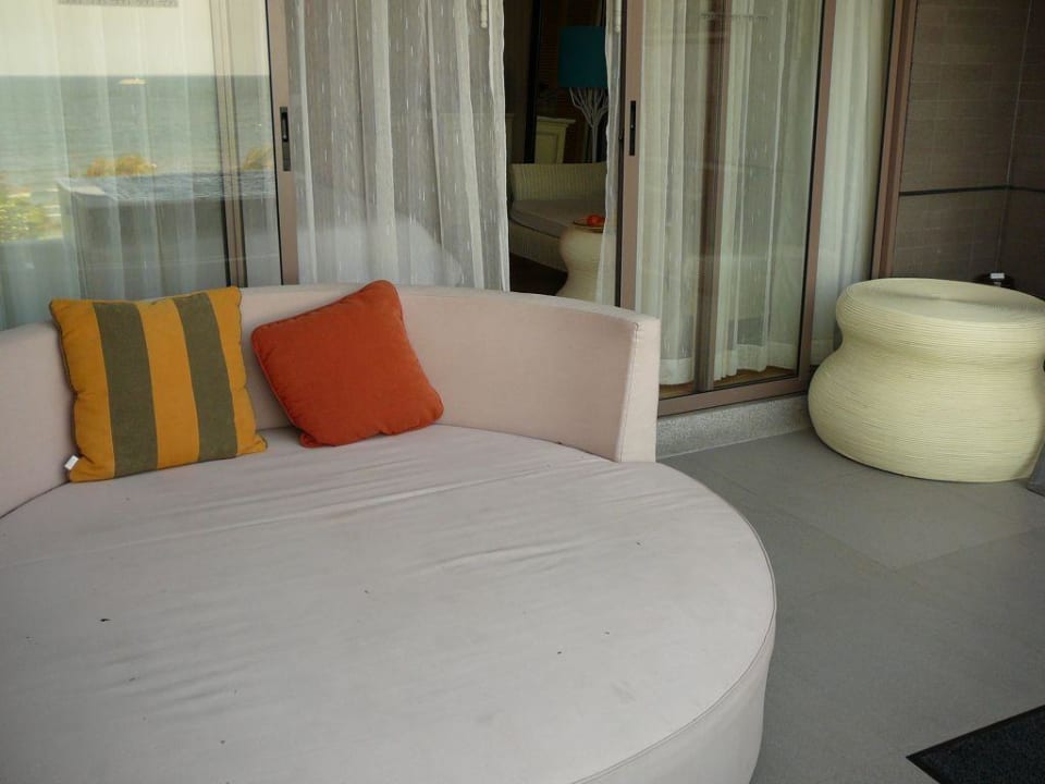 Balkon mit Liegesofa und Meerblick Hotel Rest Detail Hua Hin