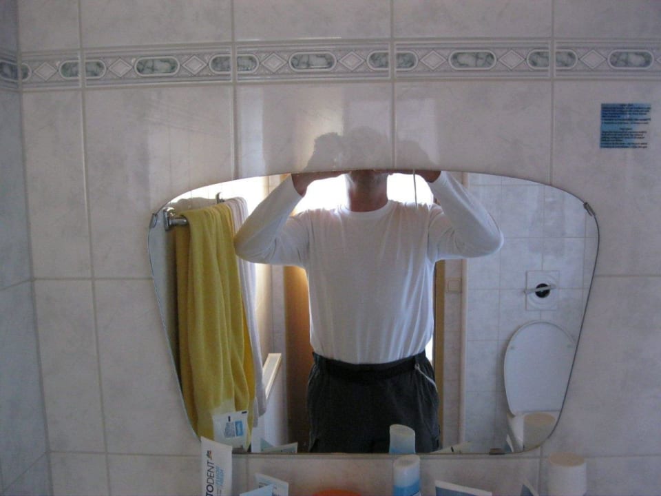 Spiegel hängt viel zu tief (bin 1,76) Alpengasthof Hotel Kopphütte