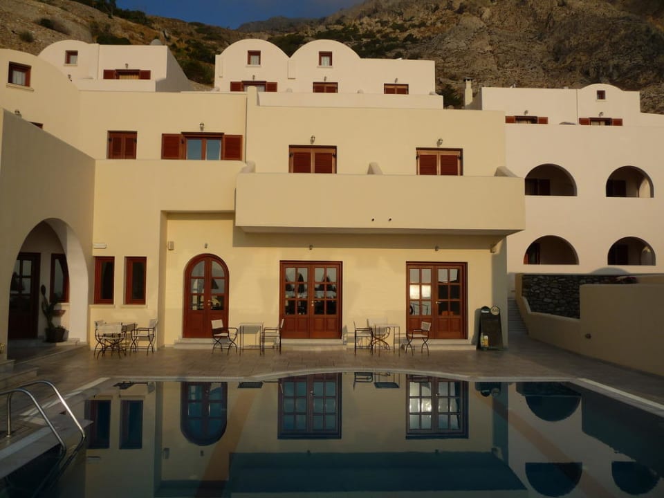 Hotel/Pool (Teilansicht) Hotel Epavlis