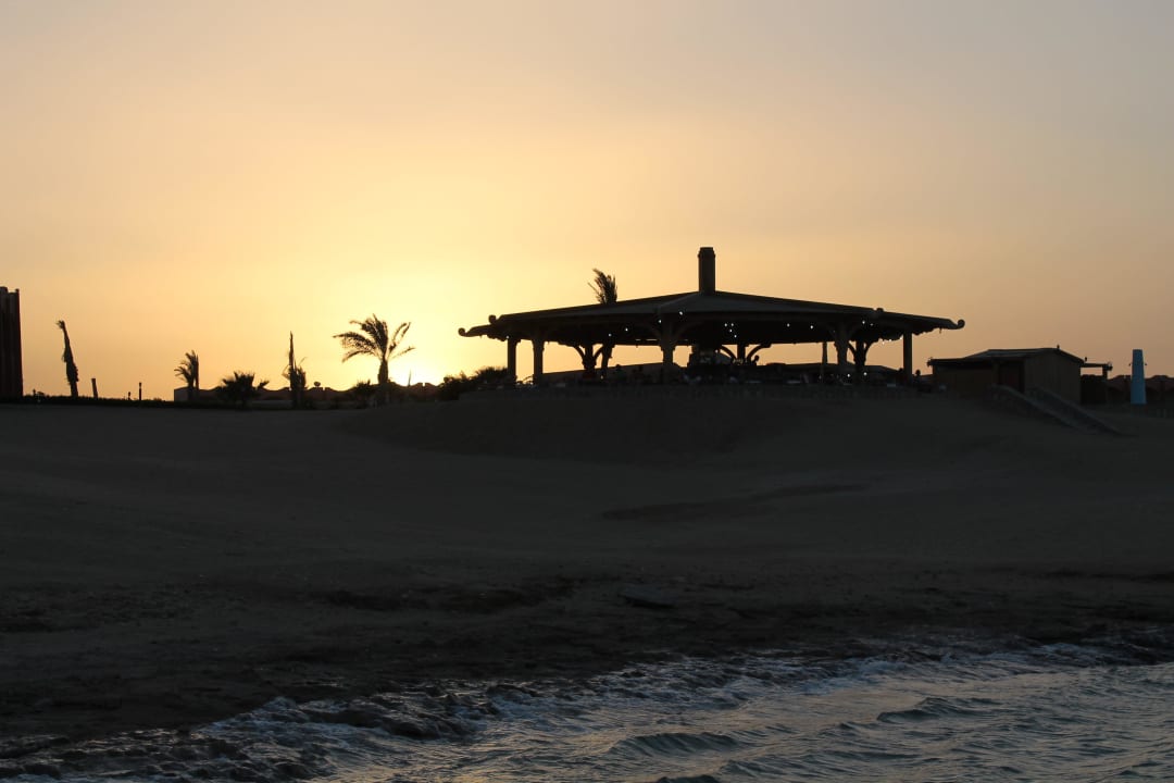 Sonnenuntergang Three Corners Happy Life Beach Resort