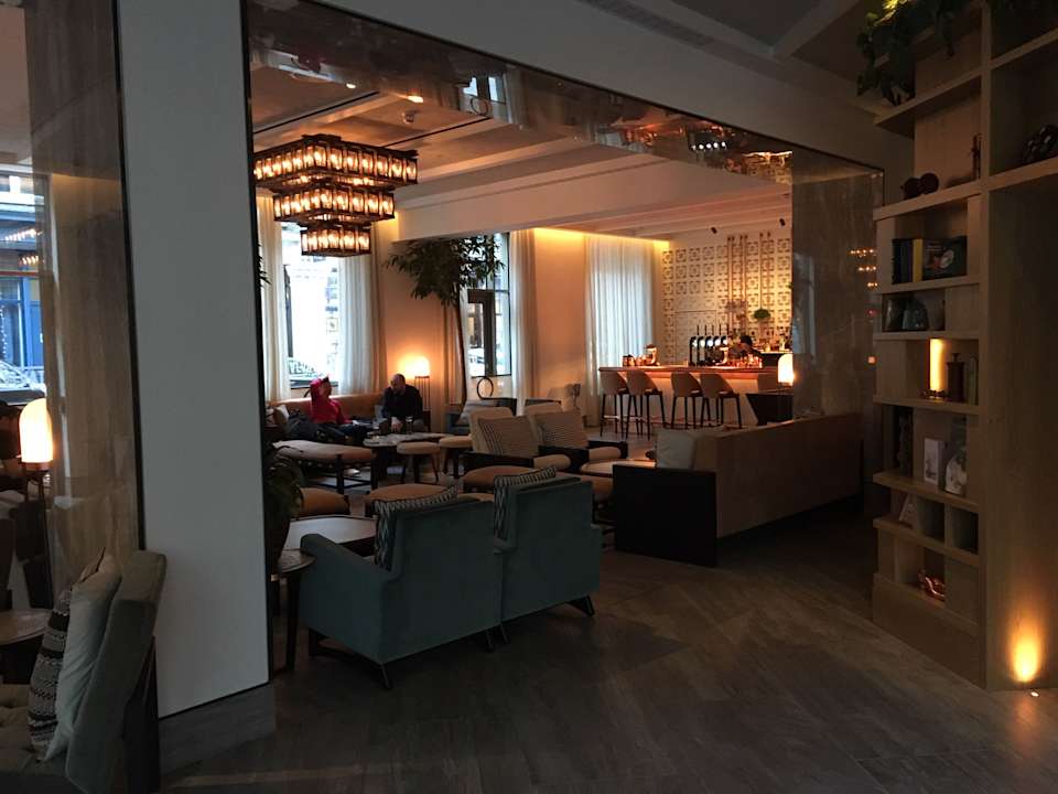 Lobby Hart Shoreditch Hotel London, Curio Collection by Hilton