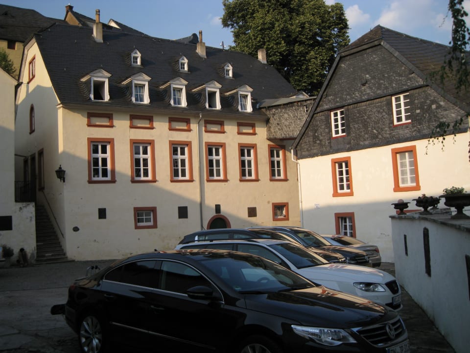 Parkplatz für Hotelgäste Hotel Klostermühle Siebenborn