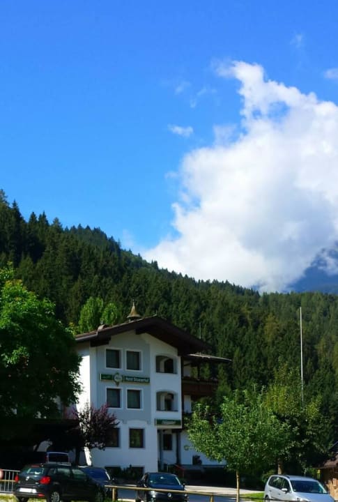 Stoanerhof im Sommer  Aparthotel Stoanerhof