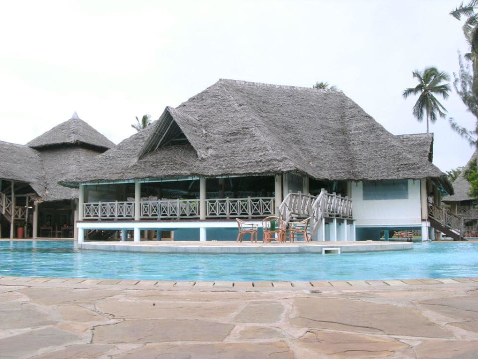 Dar Pool und die Bar Neptune Palm Beach Boutique Resort & Spa