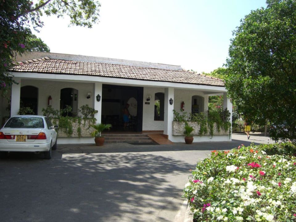 Haupteingang des Hotels Hotel Diani Sea Lodge