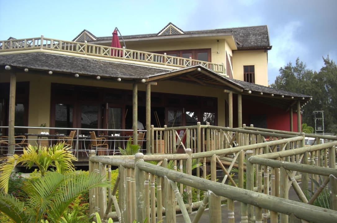 Der Weg zum Restaurant Jalsa Beach Hotel & Spa