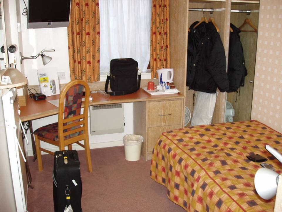 Einbettzimmer mit Dusche/WC Pendulum Hotel