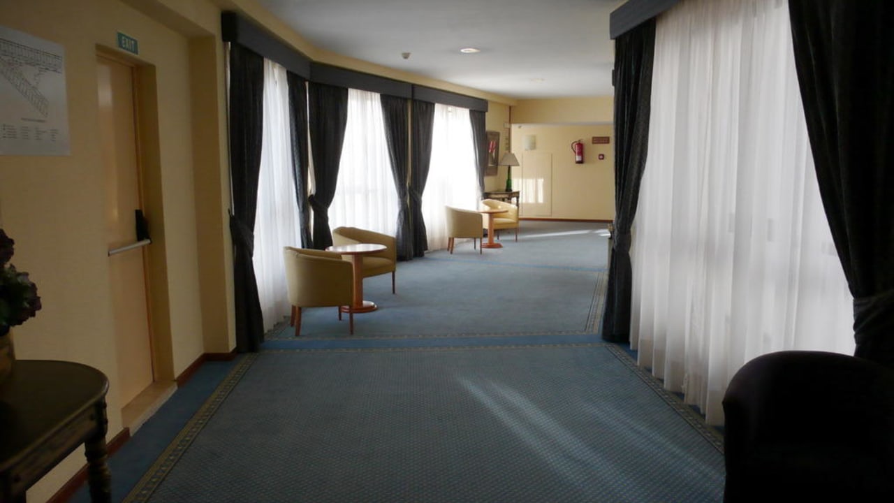 Ruhezonen am Fahrstuhl allsun Hotel Bahia del Este