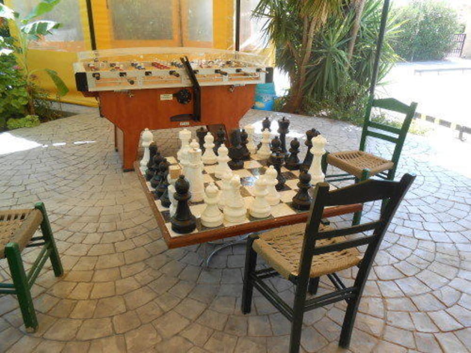 Kicker und Schach Irene Palace Beach Resort Club alltoura