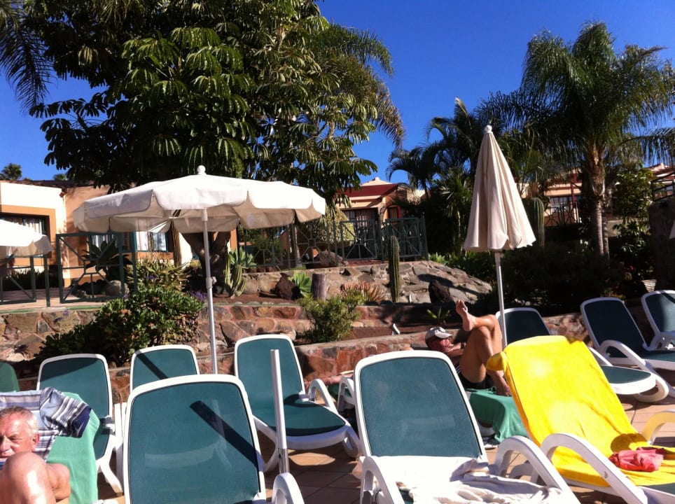 Neue Liegen am Pool allsun Hotel Esplendido