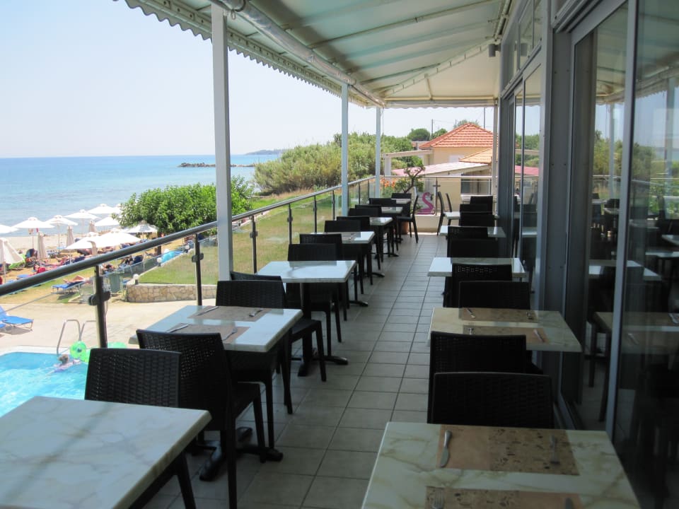 Speiseterrasse mit Meerblick Hotel Belussi Beach