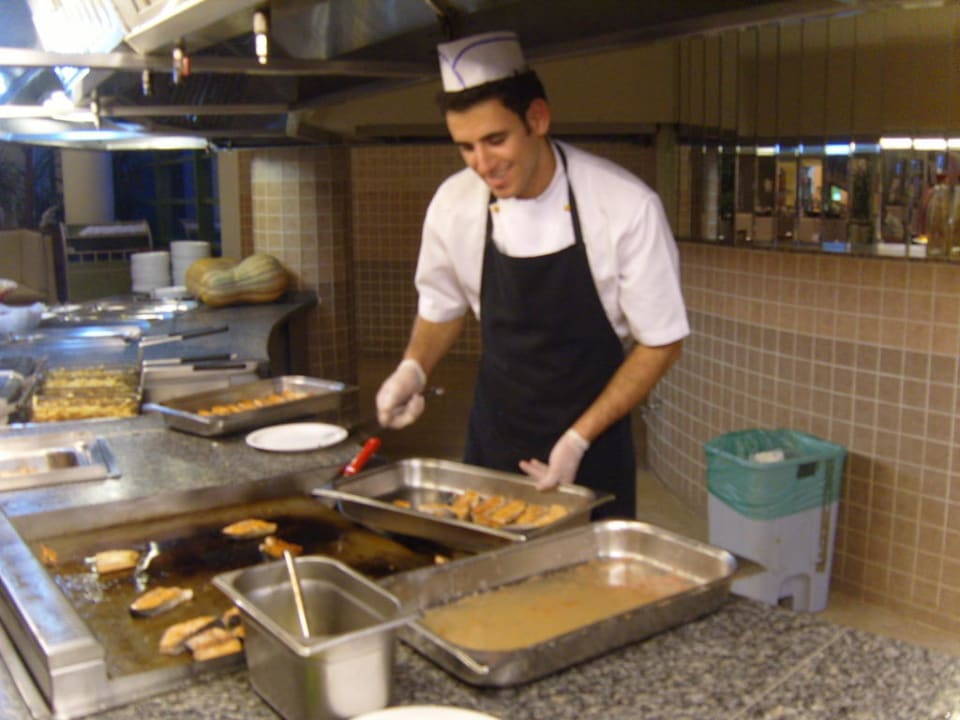 Fischgrill im Hauptrestaurant VONRESORT Golden Coast