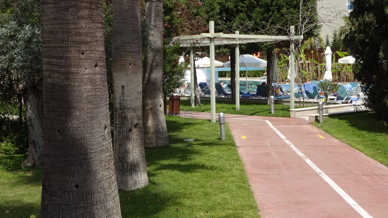 Gartenanlage Saturn Palace Resort Hotel