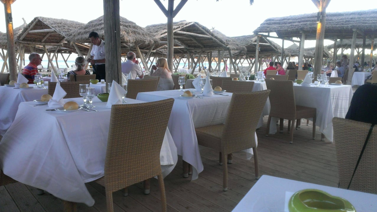 Ala Card Restaurante The Orangers Beach Resort and Bungalows