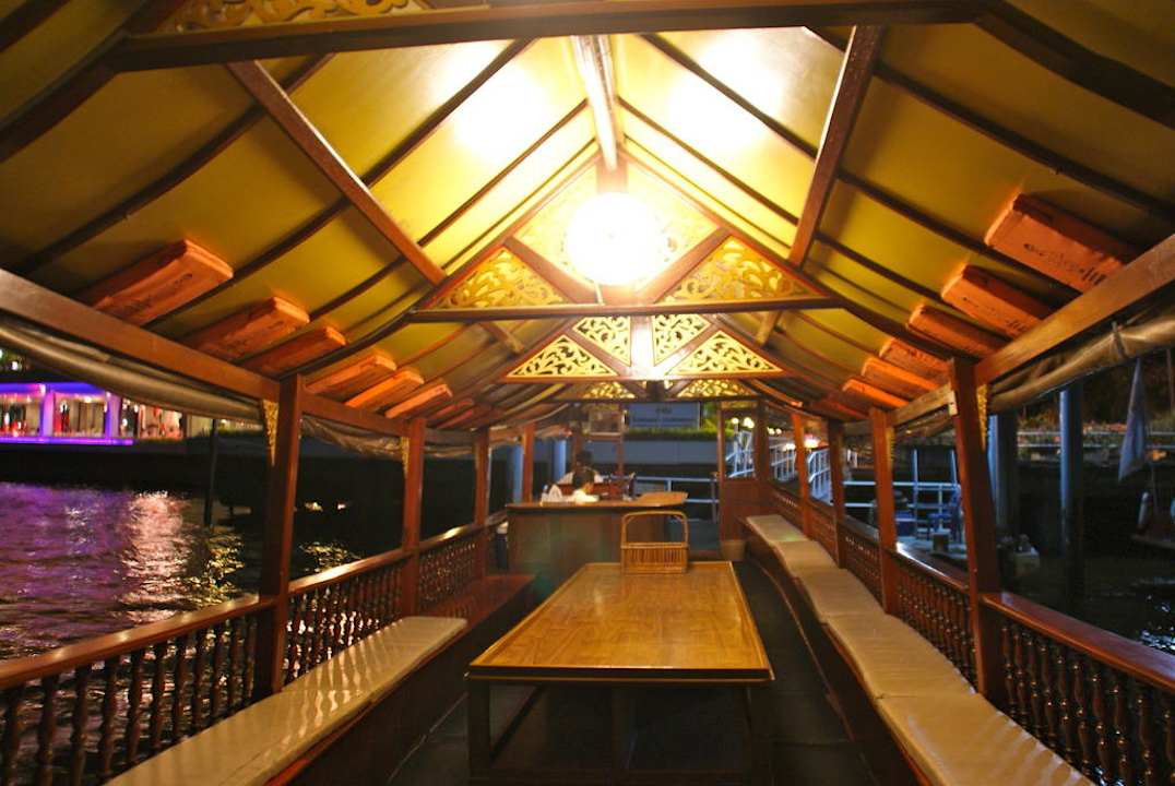 Das Hotel eigene Shuttleboot Ramada Plaza by Wyndham Bangkok Menam Riverside