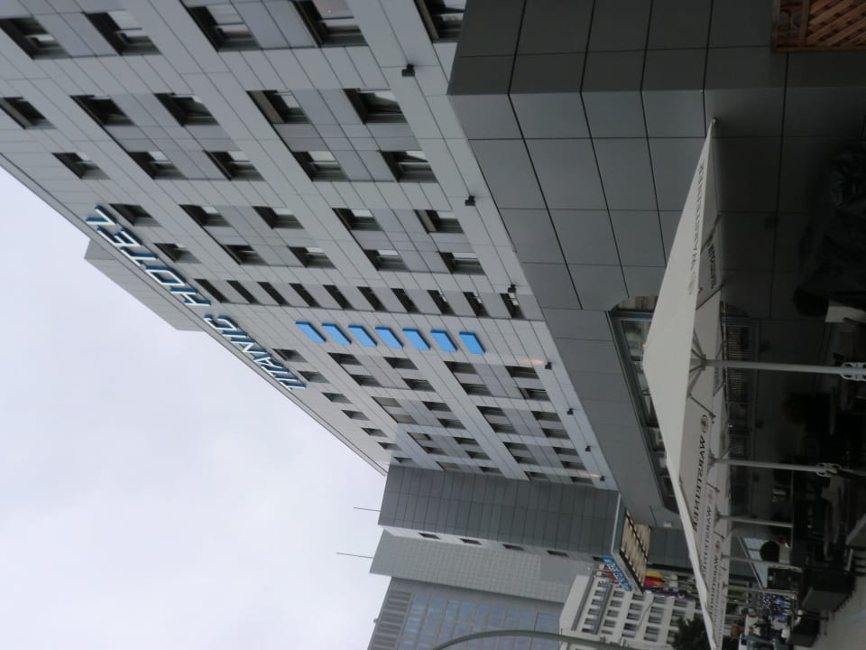 Ansicht von der Straße TITANIC Comfort Berlin Mitte