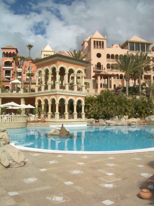 Pool mit Hotelanlage JOIA El Mirador by Iberostar