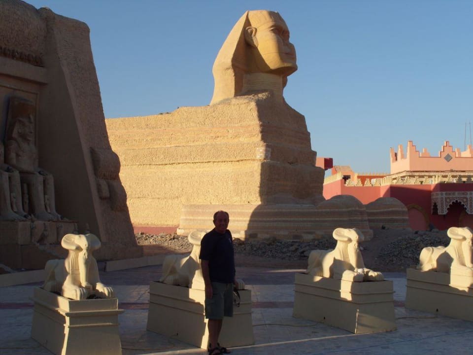 Auch Kultur hat das Hotel 1000 und 1 Nacht Pickalbatros Alf Leila Wa Leila Resort - Neverland Hurghada