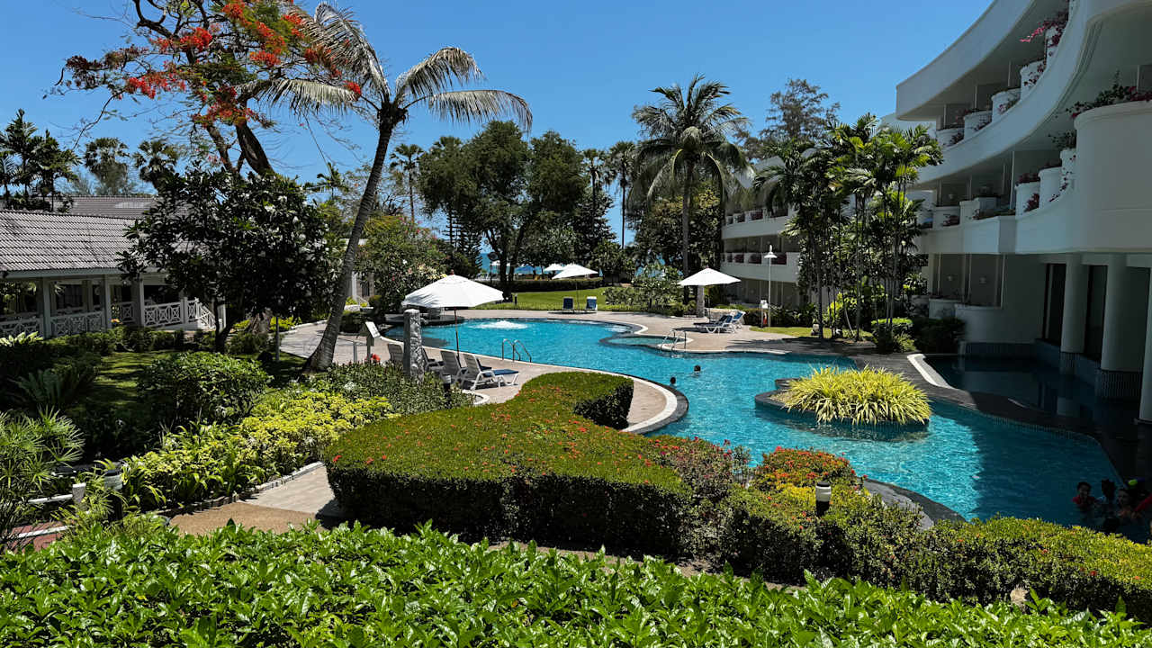 Pool Novotel Rayong Rim Pae Resort
