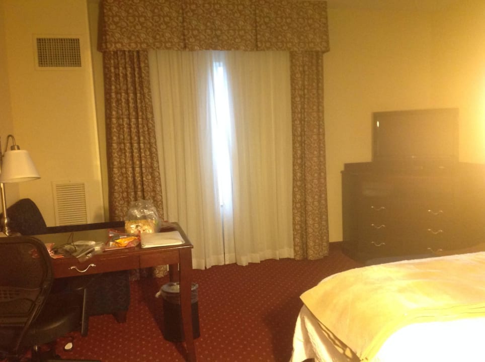 King guest room, corner room Hotel Hampton Inn & Suites Washington Dulles International Airport