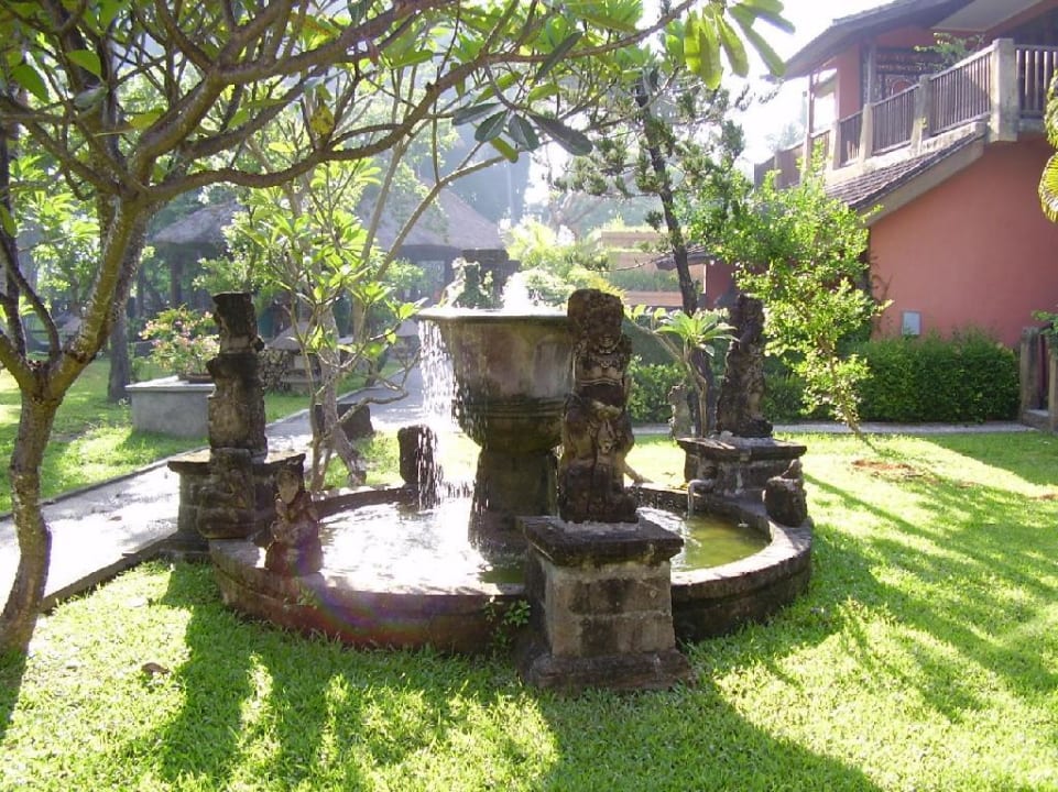 skulptur Segara Village Hotel