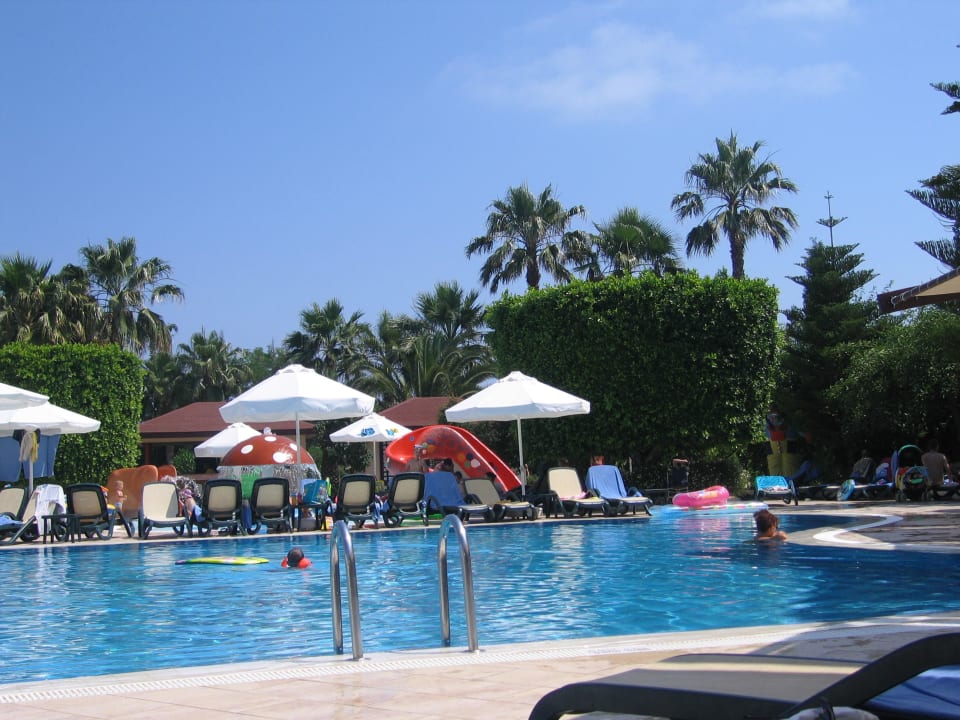 Ein anderer Pool Club Grand Aqua