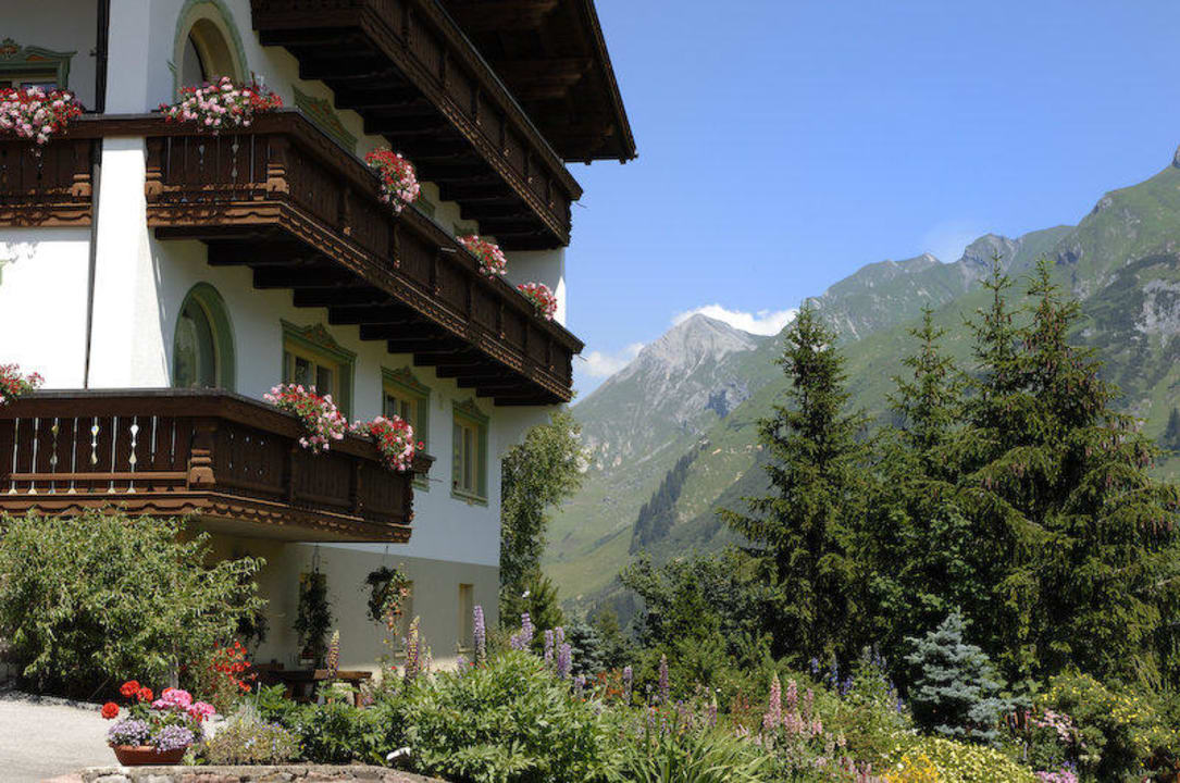 Blumenschmuck Pension Bergland