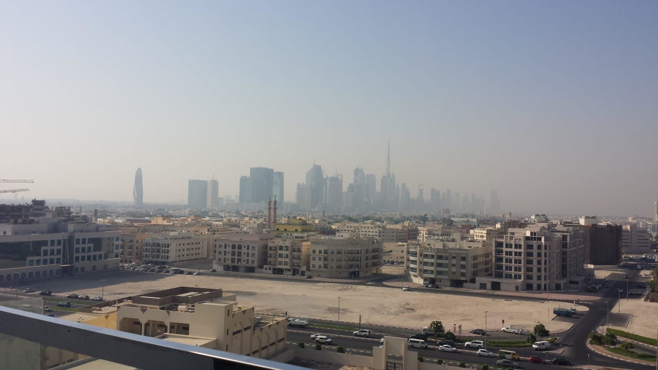 Von der Dachterrasse The Canvas Hotel Dubai MGallery By Sofitel