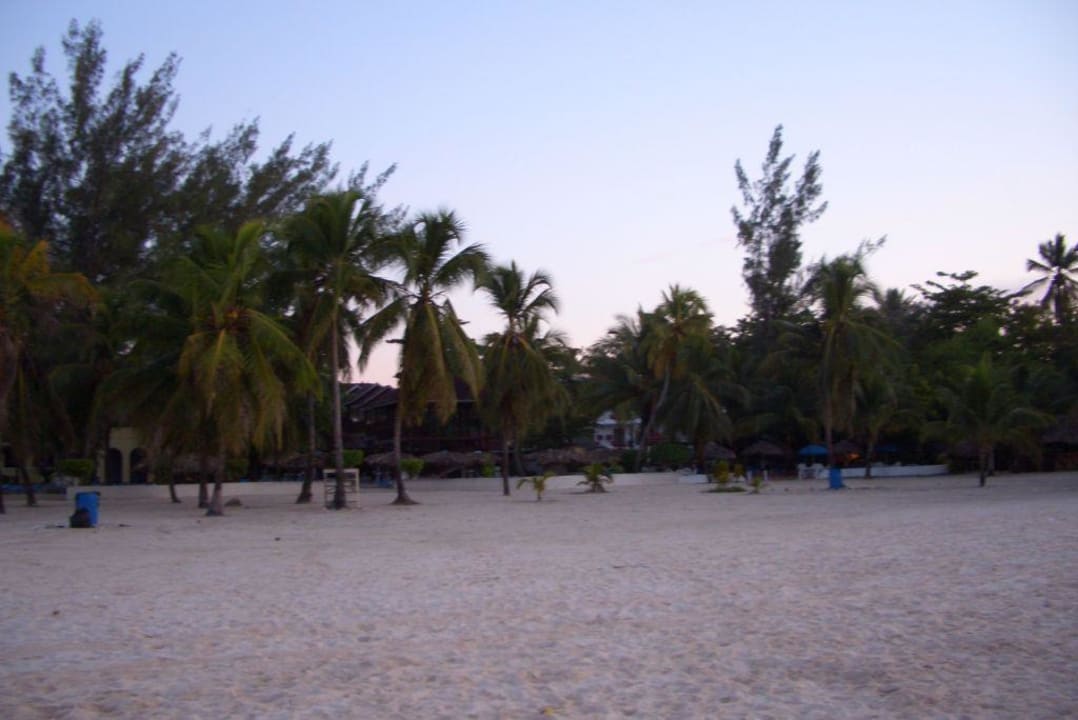 Öffentlicher Strand morgens BelleVue Dominican Bay