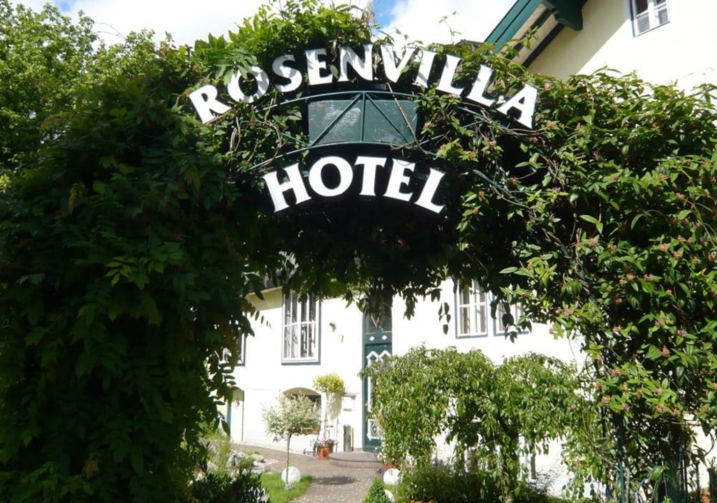 Hoteleingang Hotel Rosenvilla
