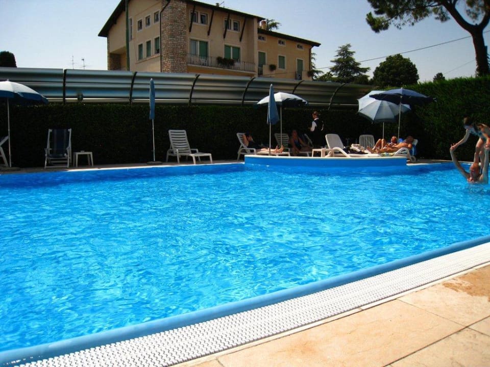 Pool 3 Hotel Idania
