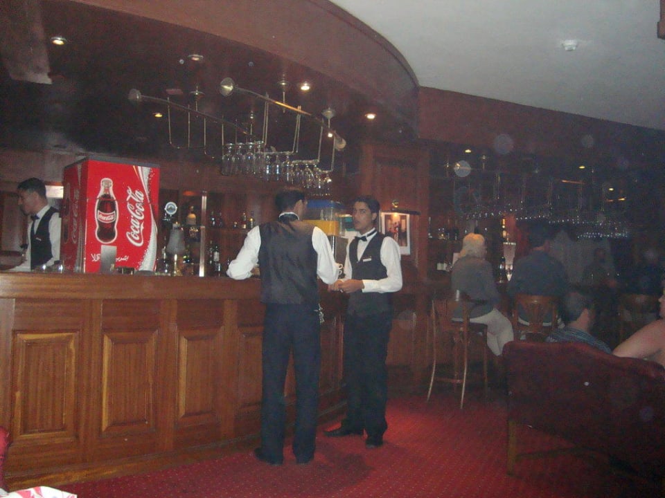 Abus pub Aladdin Beach Resort