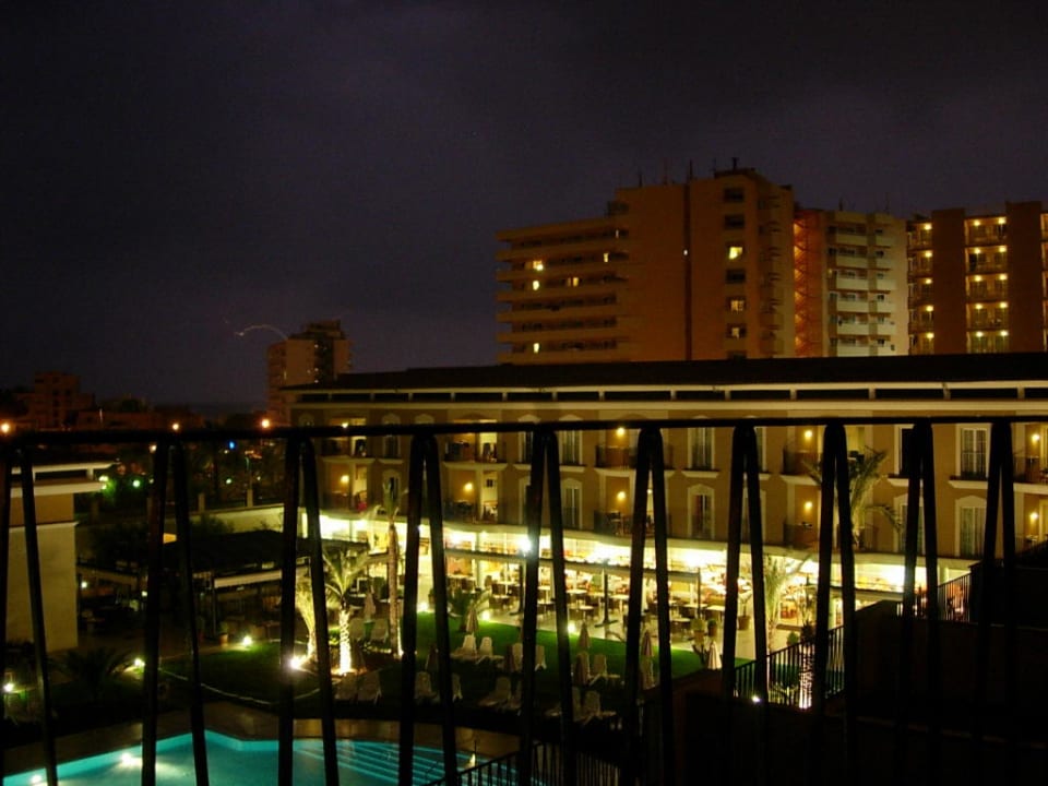 Viele Blitze am letzten Abend! Grupotel Playa de Palma Suites & Spa