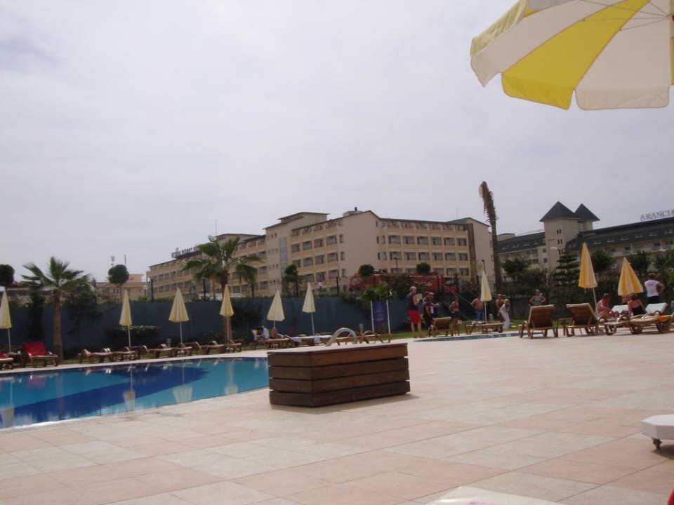 Poolansicht Solivia Hotel