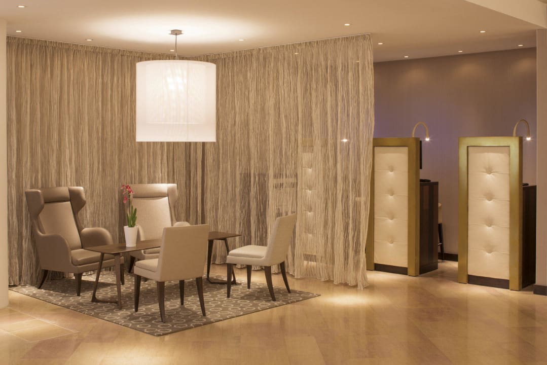 New Lobby Mövenpick Hotel Geneva