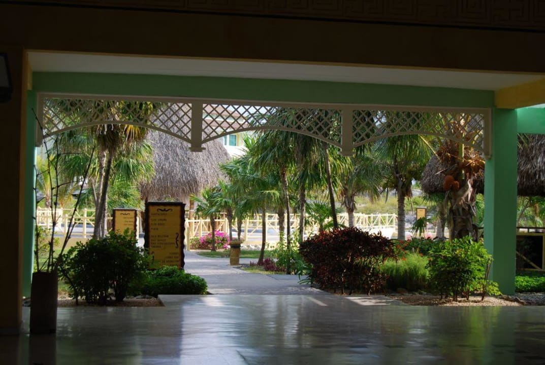 Blick aus der Lobby (Gartenanlage) Hotel Cayo Largo del Sol