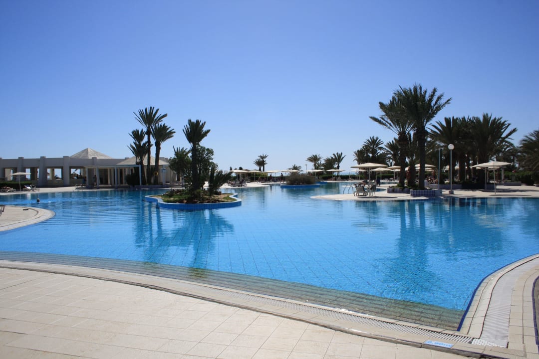 Die poolanlage vom hotel.......................... Hotel El Mouradi Djerba Menzel