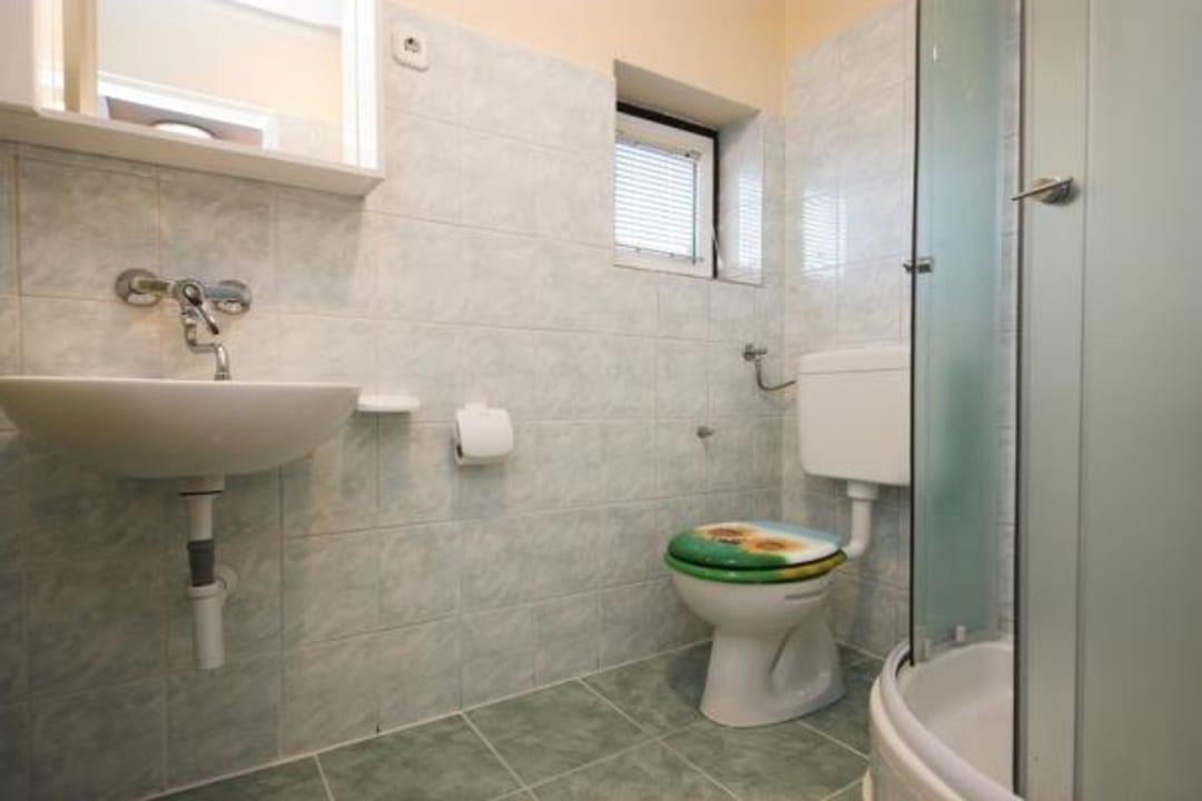 WC Apartments Bracic