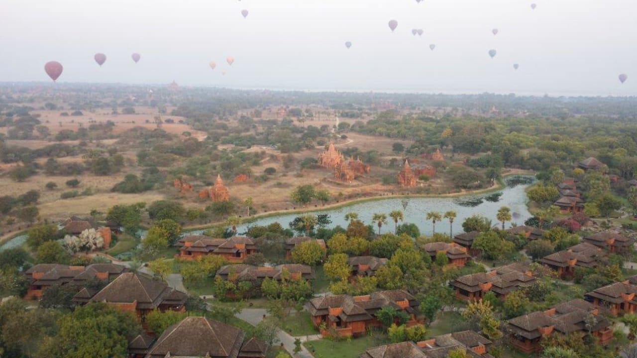 Ballon over Bagan Aureum Palace Hotel & Resort Bagan
