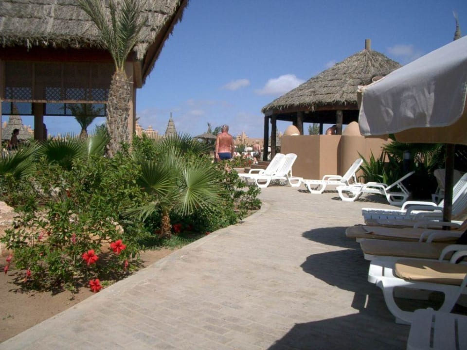 am Pool Hotel Riu Funana