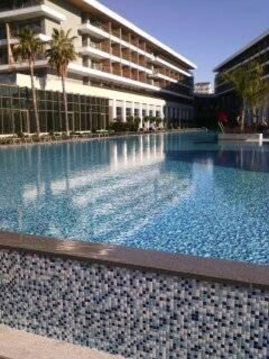 Richtig toll angelegt  Acanthus Cennet Barut Collection