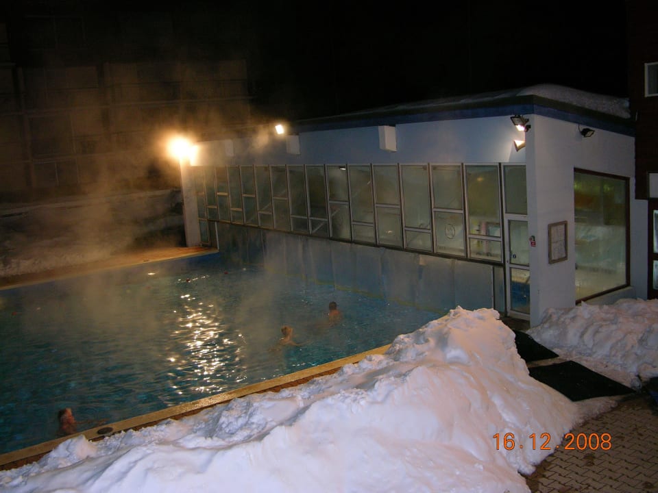 Basen 50m od hotelu Résidence Alba