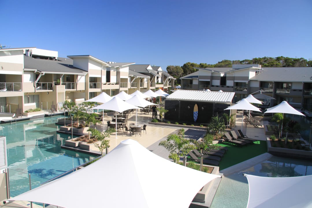 Pool 1770 Lagoons Central Apartment Resort